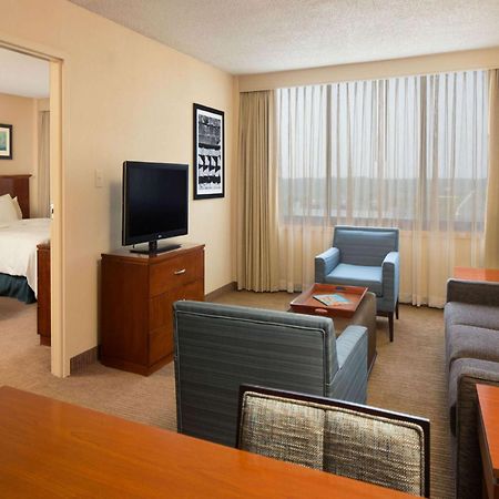 Embassy Suites Уинстон-Сейлем Экстерьер фото