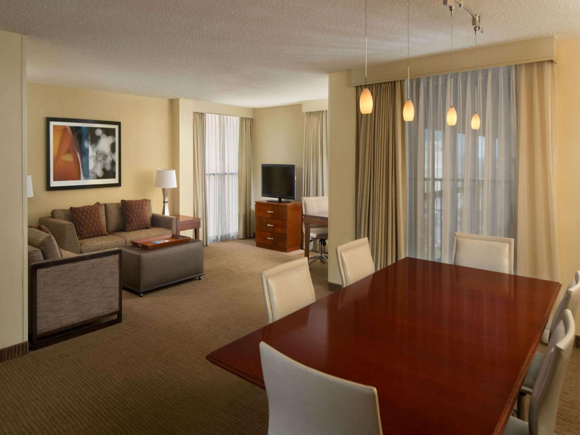 Embassy Suites Уинстон-Сейлем Экстерьер фото